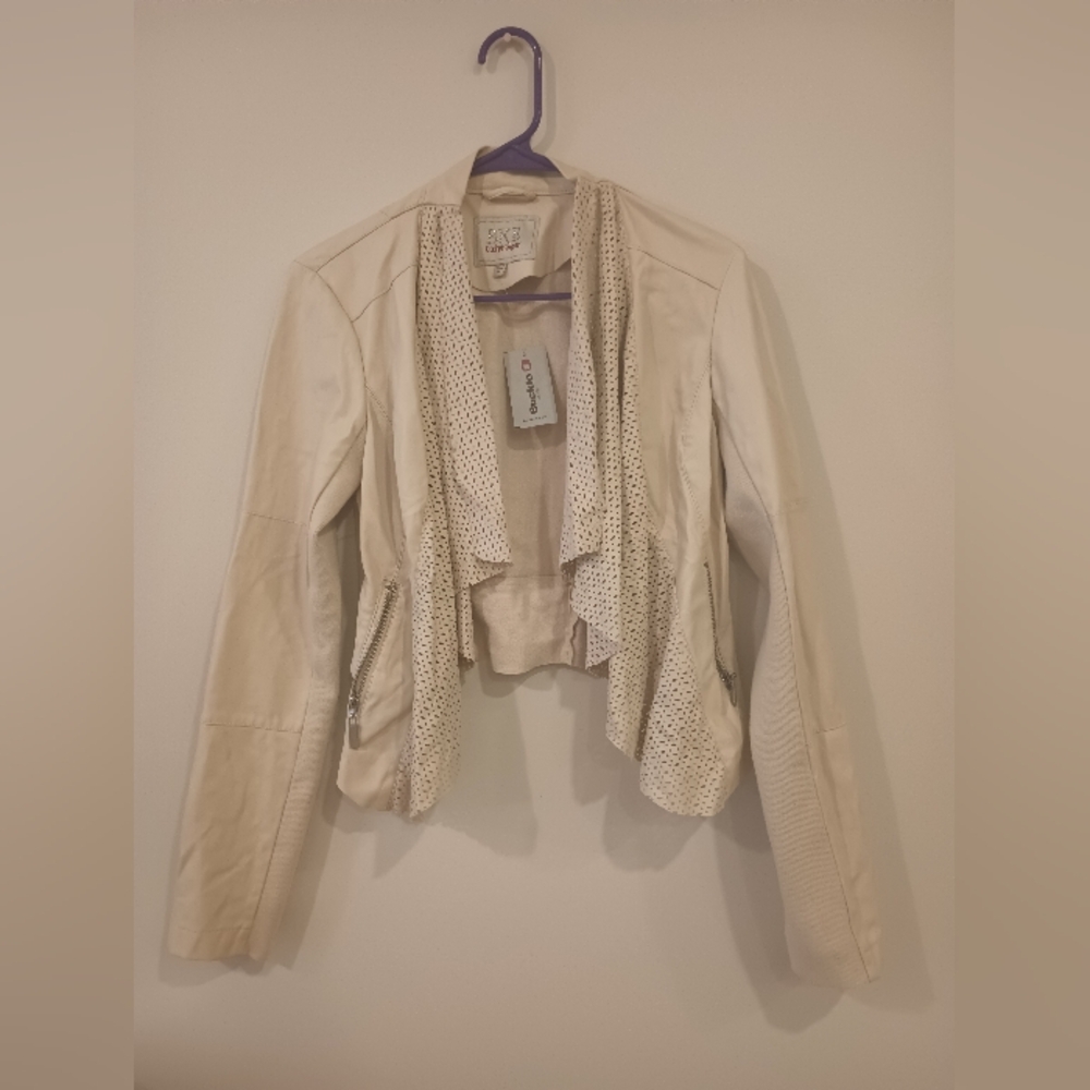 Buckle fly away jacket